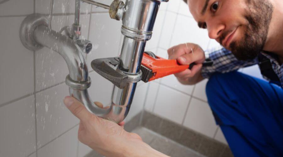 Professional bathroom faucet installation in Juncos, PR